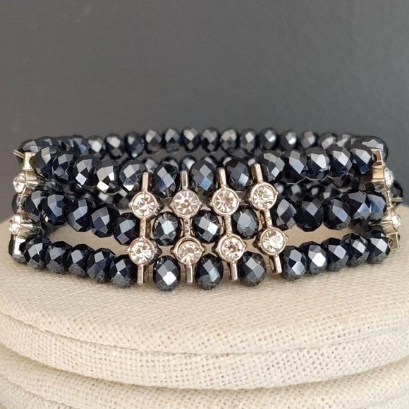 Jewelry - Gray bead and clear crystal stretch bracelet